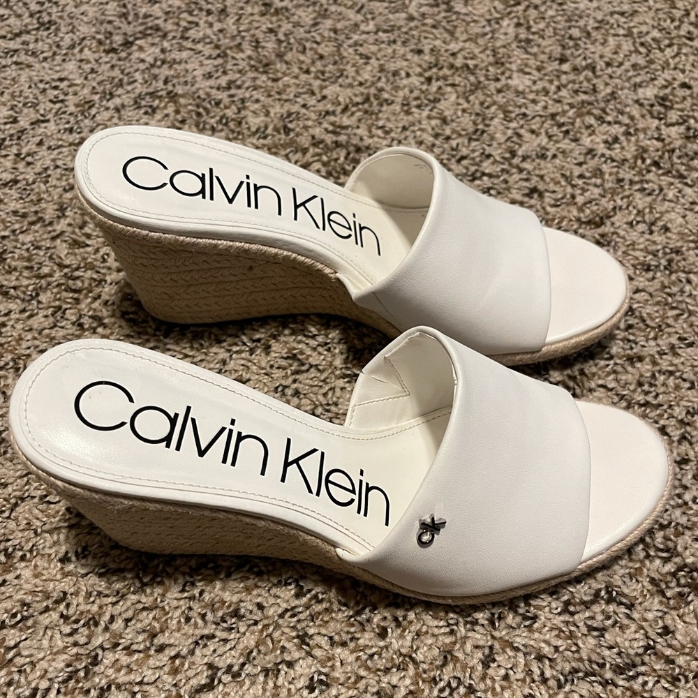 Calvin Klein - Slio on Wedges